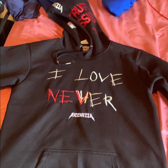 I love never trust issues hoodie Clearance